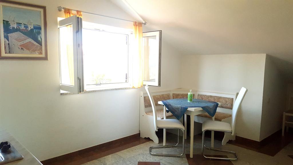 Apartment Lopar Apartament *